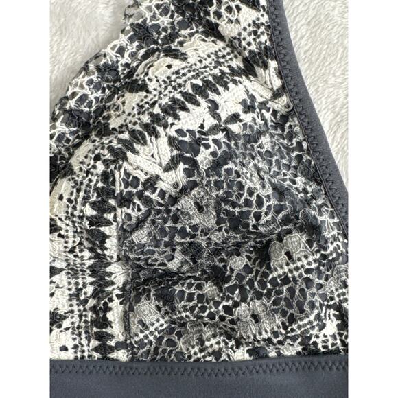Victoria's Secret Gray Black and  White Lace Racerback Bralette Size XS - Picture 3 of 6